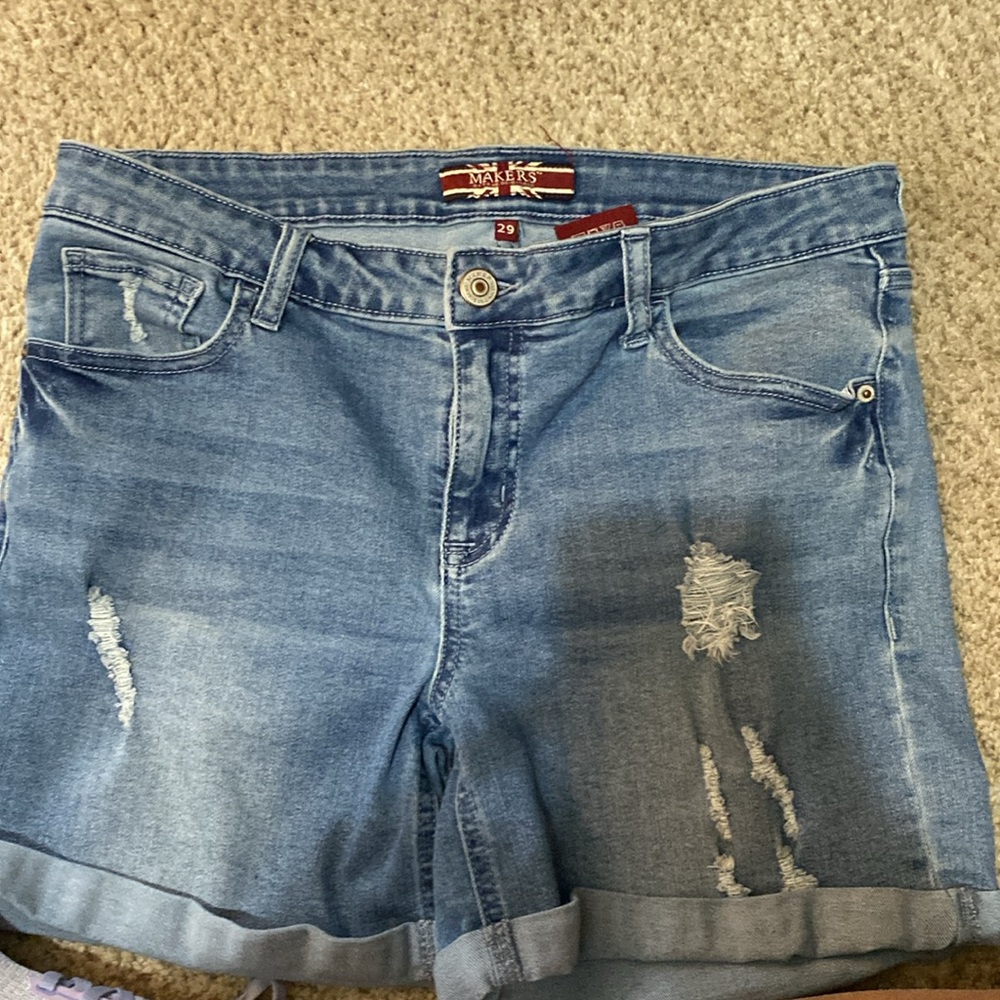 Makers Jaylinn Distressed Cuffed Denim Short (29”/8)